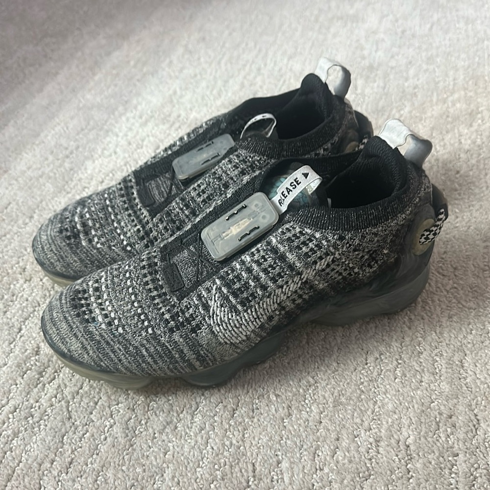 NIKE 2020 flyknit air Vapor max